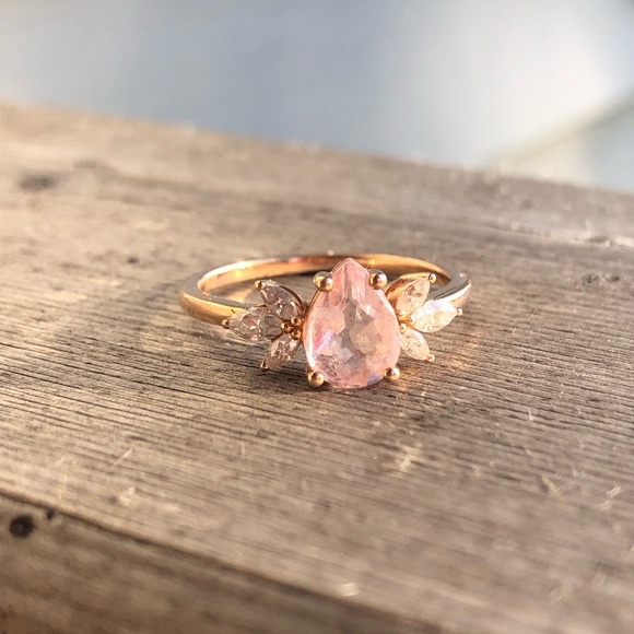 18k ring engagement ring - Picture 2 of 15